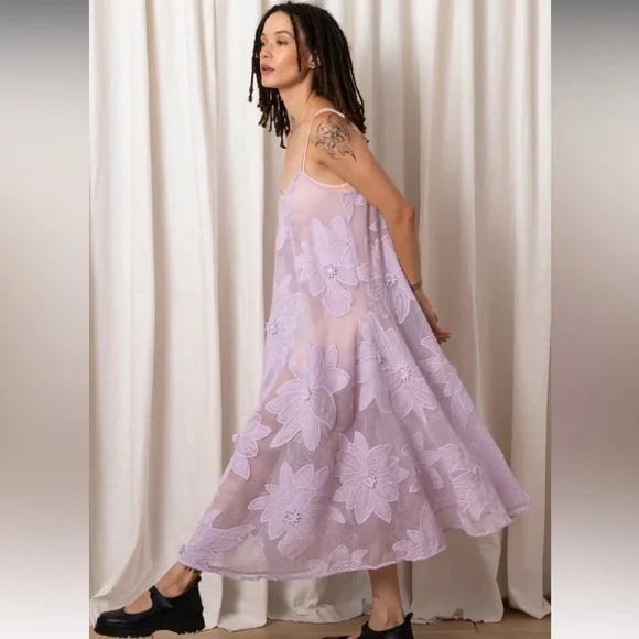 NWT Ali Golden full hem lace dress - lilac. Size large. - Picture 4 of 4